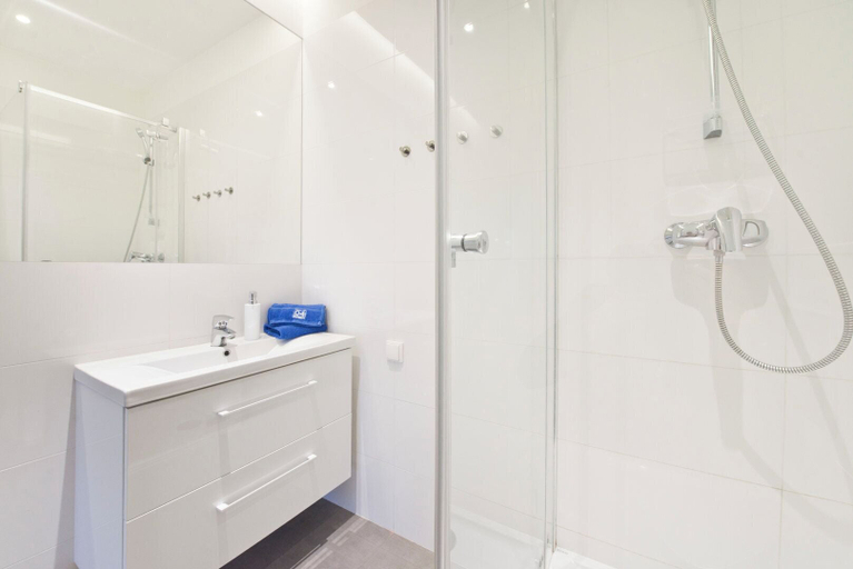 Bathroom 3, Apartament Lili by Q4Apartments, Gdańsk City