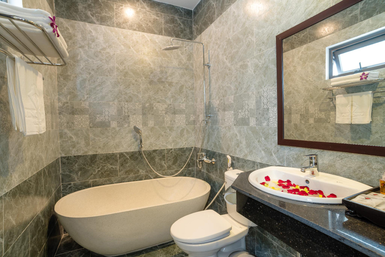 Bathroom 4, Vinci Villa, Da Nang