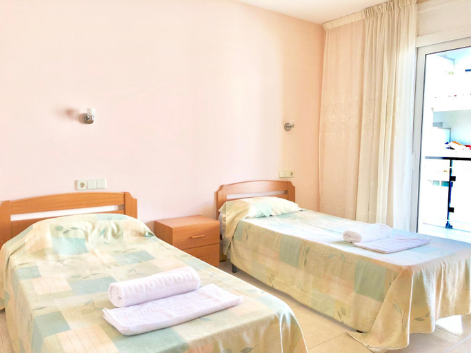5, Apartamentos Benet, Girona