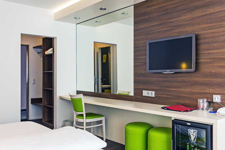 Bedroom 4, Hotel Knorz, Fürth