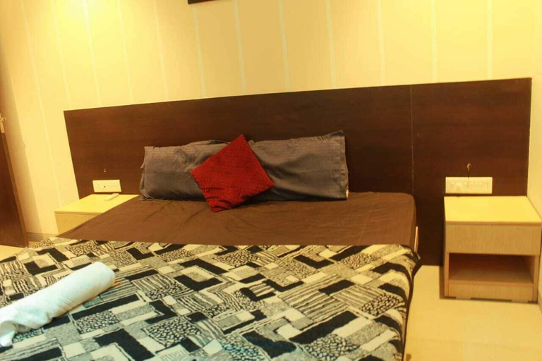 Bedroom 3, RoadSide Rest Suites and Restaurant, Satara