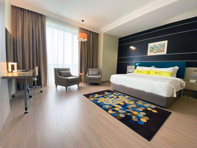 Bedroom 28
