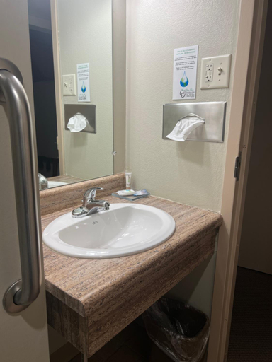 Bathroom 4, The Stables Inn & Suites, Columbiana