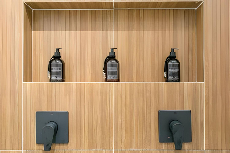 Shower 3, Lofts Charmosos no Leblon, Rio de Janeiro