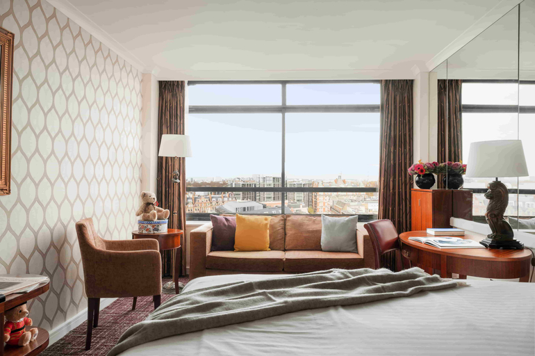 Others 2, Millennium Hotel London Knightsbridge, London