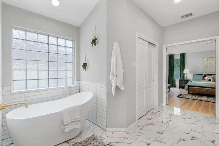 Bathroom 4, Incredible Heated Pool Tub Gameroom, Travis