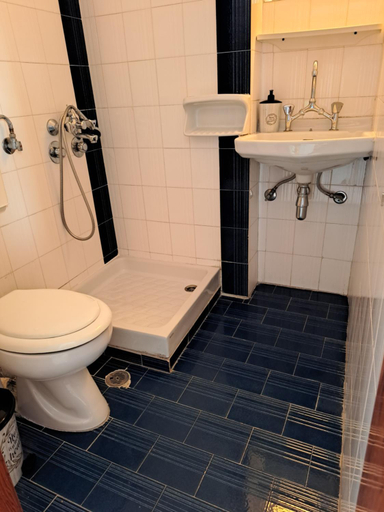 Bathroom 3, ARTEMIS and FILLO, Central Greece