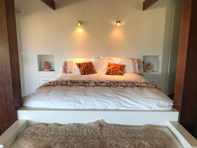 Others 5, The Glen, Bellingen