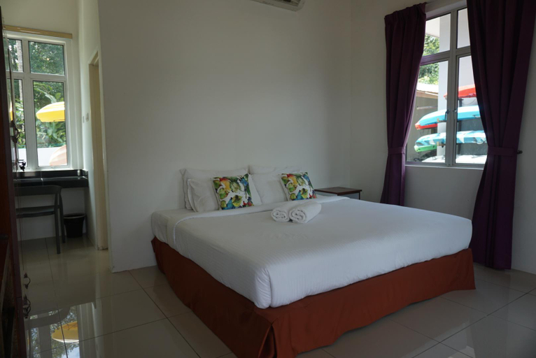 Bedroom 13