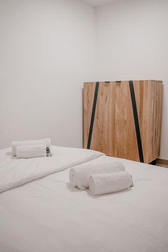 Bedroom 2, Chalet HerMes arT with pool and full privacy, Idrija