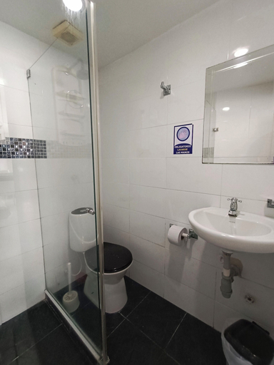Bathroom, APTO DE 1 HABITACION BY PARCEROS GROUP, Cartagena de Indias