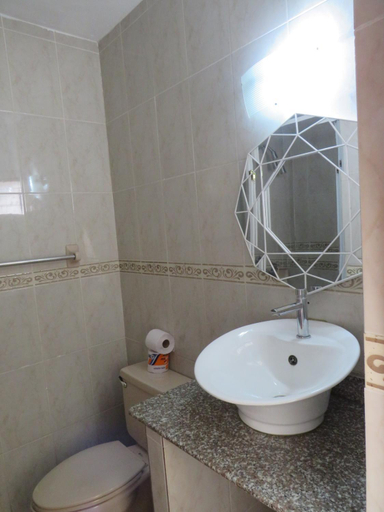 Bathroom 4, Hotel Costa Inn, Panamá