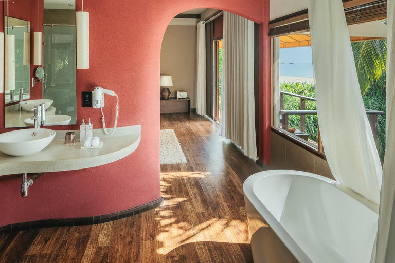 Bathroom 4, The Bay an Uga Experience, Koralai Pattu (Valachchenai)