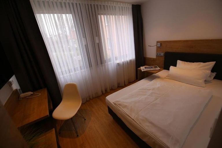 Bedroom 3, Hotel Knorz, Fürth
