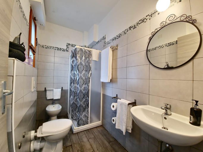 Shower 2, Residenza Cisanello, Pisa