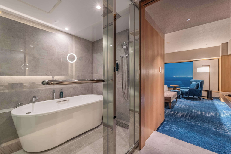 Bathroom 16