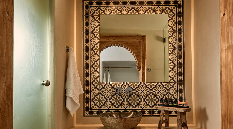 Bathroom 2, Naxian On The Beach, South Aegean