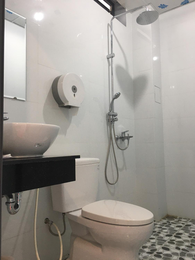 Bathroom, Khach San Today, Thống Nhất