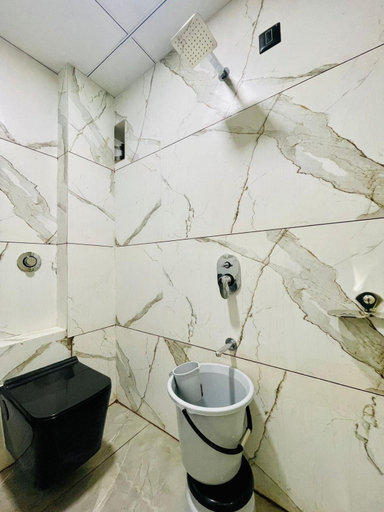 Bathroom 3, Hotel Royal Elite, Rajkot