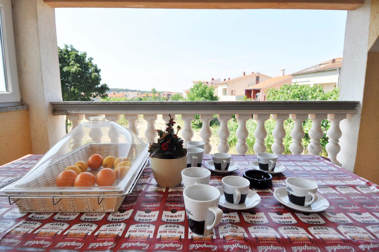 Food & Drinks, Suitable Summer Apartments, Pula