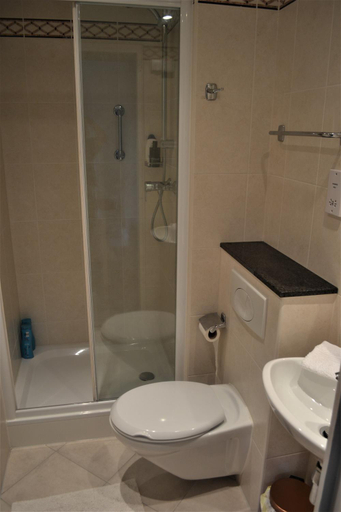 Bathroom, Annaswood B&B & Walking Town Tour