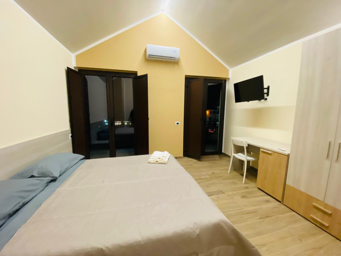 Others 5, Sogni d'insonnia, Cosenza