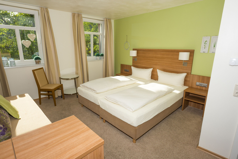 Bedroom 4, Hotel Mainblick, Main-Spessart