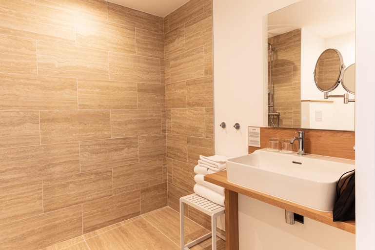 Bathroom 21
