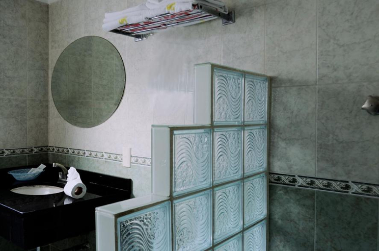 Bathroom 2, Hotel Santa Cruz, Tultitlán
