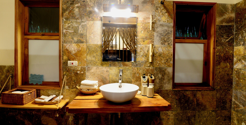 Bathroom 5, Puluong Retreat, Bá Thước