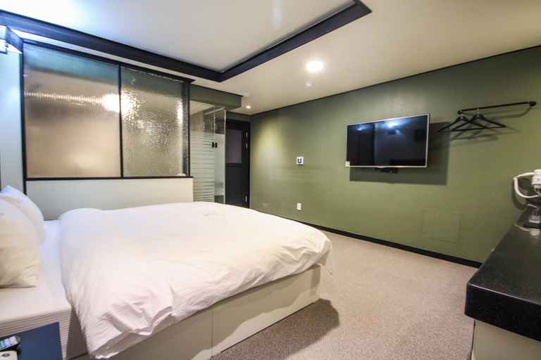Bedroom 9