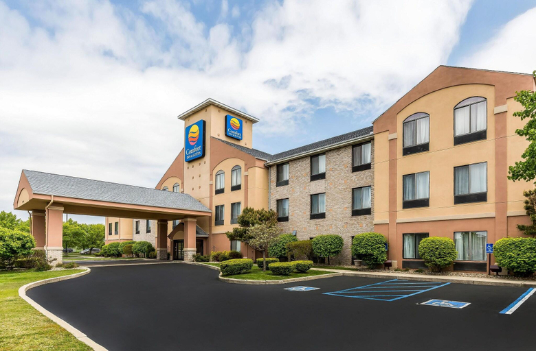 Exterior & Views 2, Comfort Inn & Suites Mishawaka-South Bend, Saint Joseph