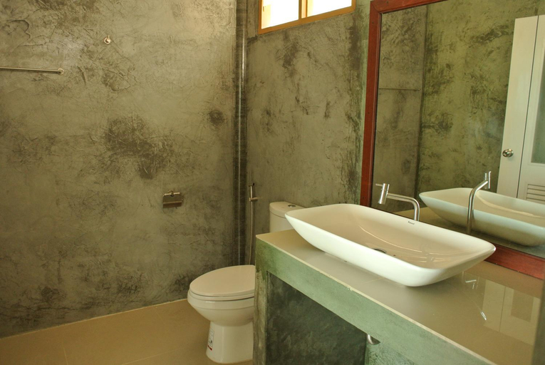 Bathroom, Bottle Beach 2 Bungalows, Ko Phangan