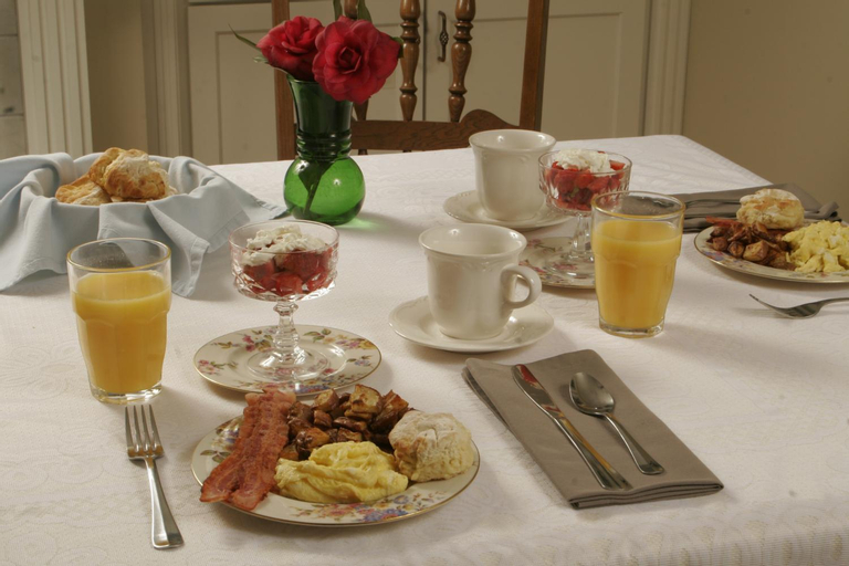 SEVEN OAKS BED AND BREAKFAST, Guilford
