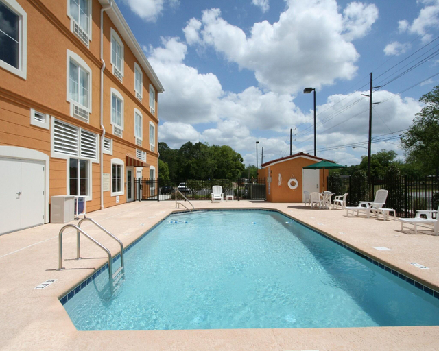 Sport & Beauty 2, Comfort Inn Blackshear Hwy 84, Pierce