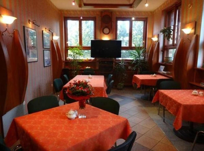 Food & Drinks 3, Motel Comet, Poznań City