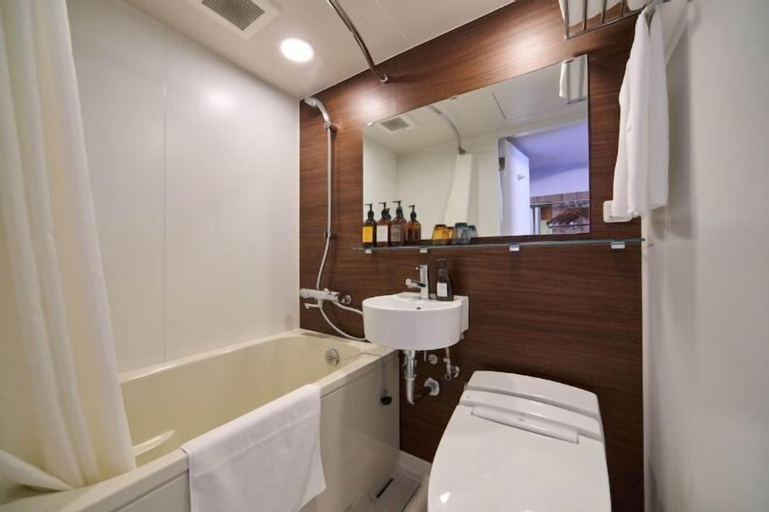 Bathroom 19