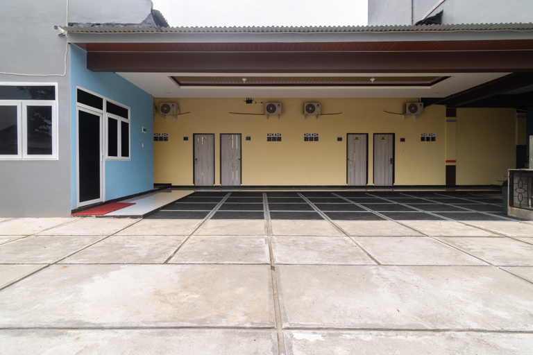 Exterior & Views 2, RedDoorz Plus @ Sempurna Inn Medan, Medan