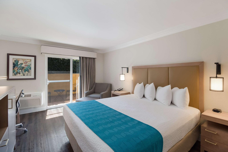 Bedroom 4, Best Western Woodland Hills Inn, Los Angeles