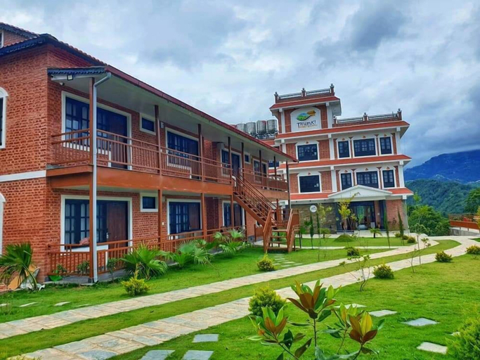Exterior & Views