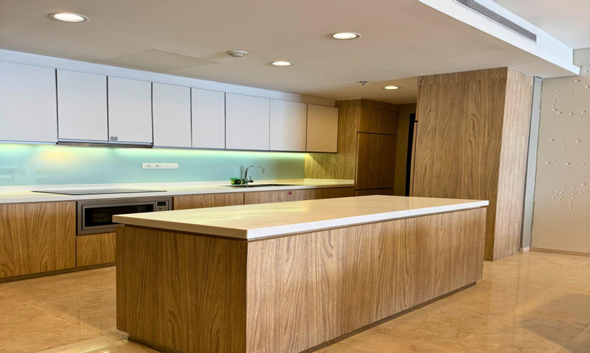 Dining Room 10