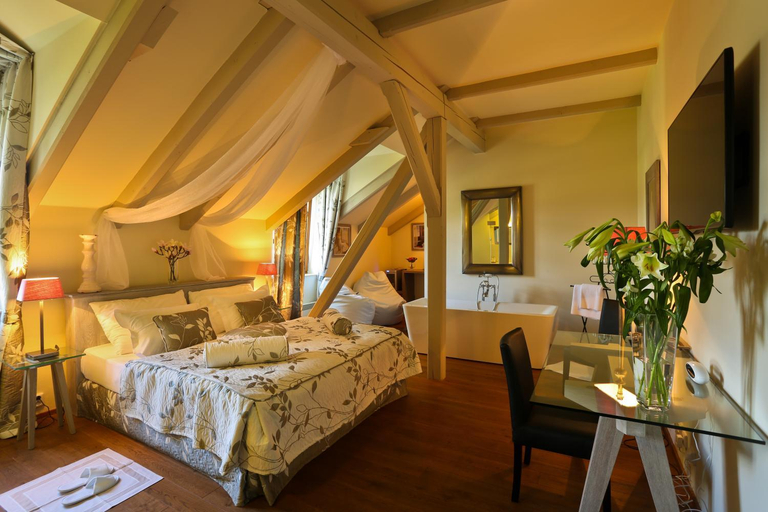 Bathroom 3, Romantic Hotel Mlyn Karlstejn, Beroun