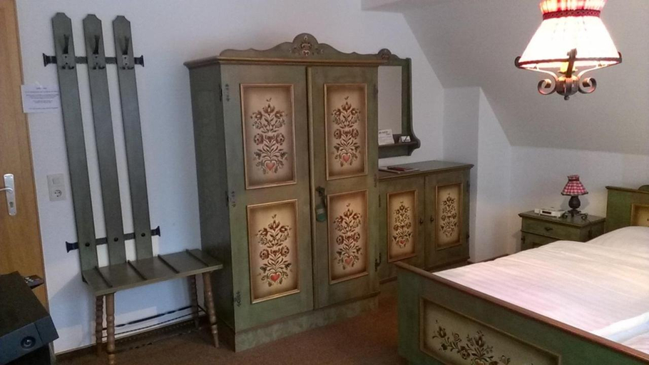 Bedroom 2, Landgasthof Restaurant Laibach, Siegen-Wittgenstein