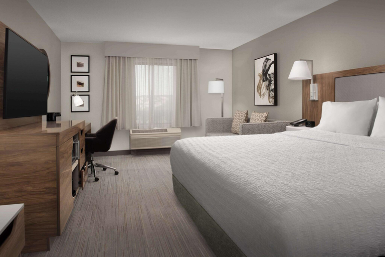 Bedroom 3, Hampton Inn & Suites Paso Robles, San Luis Obispo