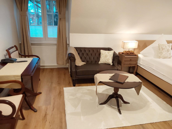 Bedroom 3, Landhotel garni zur Linde, Ostholstein