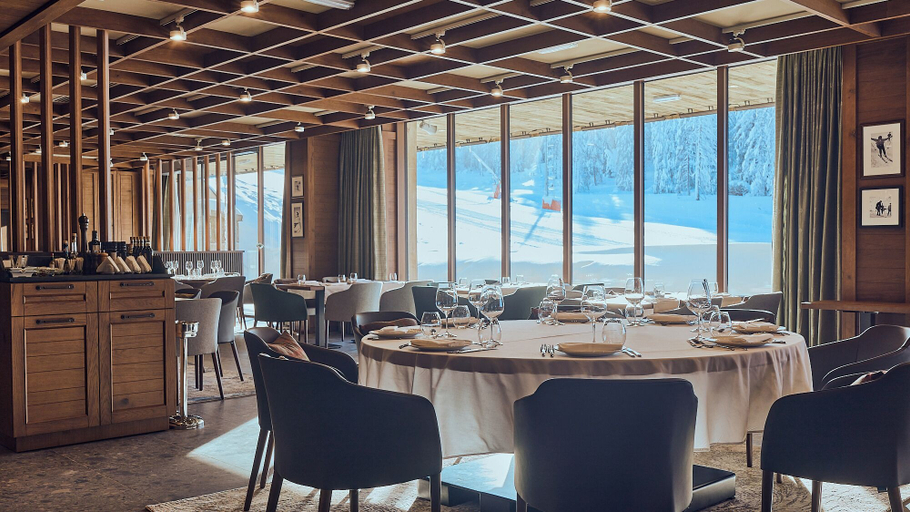 Food & Drinks 5, Grey Hotel, Brus
