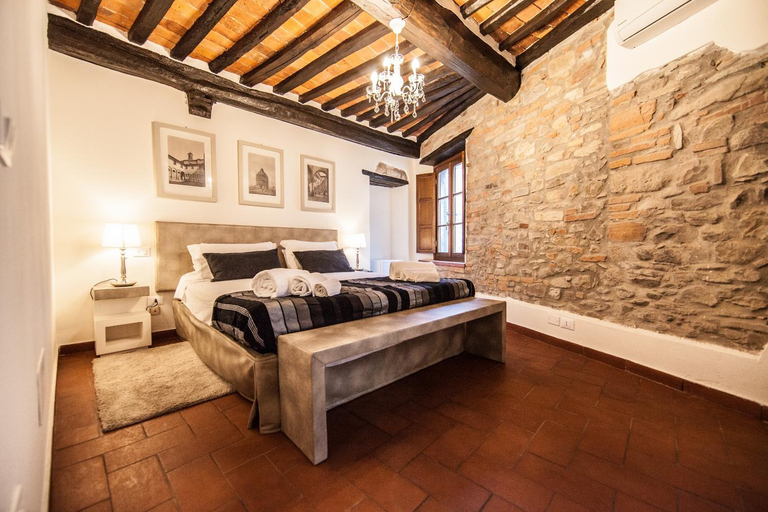 Bedroom 2, GuestHost - Accogliente Appartamento sulle Colline Toscane, Lucca