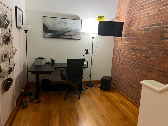 Others 2, Full loft-style apartment near Omni, New Haven