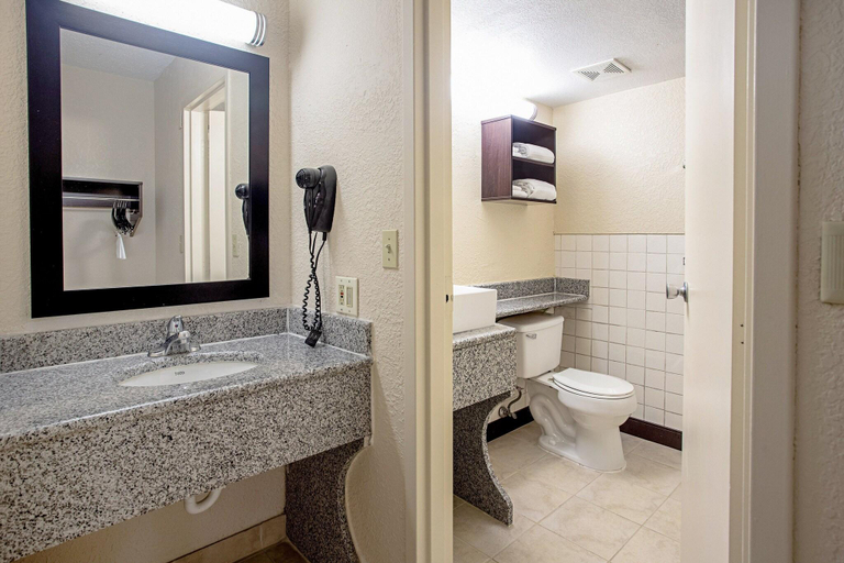 Bathroom 4, Red Roof PLUS+ Wichita East, Sedgwick