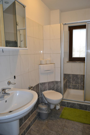 Bathroom 3, Pension Highway Bünde, Herford